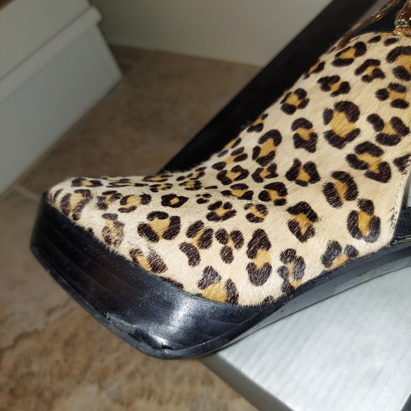 NYLA BOOTS w/peep toe - Picture 5 of 5